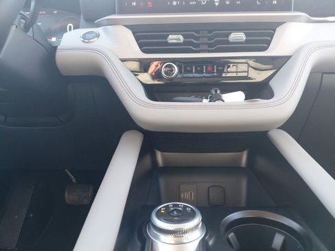 New 2026 Ford Explorer Active w/ Active Comfort Package image 11