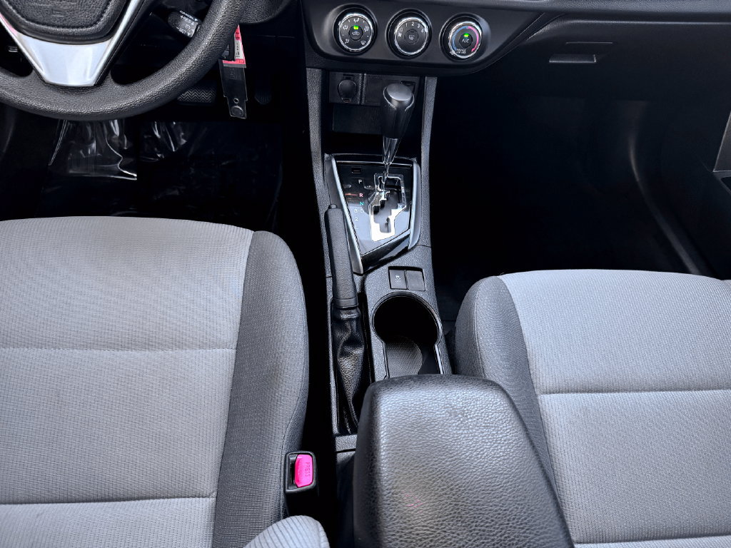 Used 2015 Toyota Corolla L FWD image 29