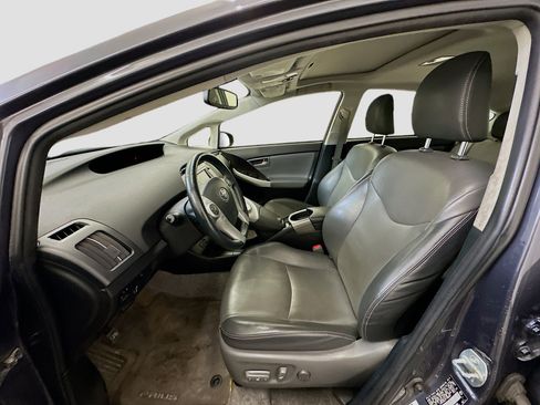 Used 2015 Toyota Prius Four image 13