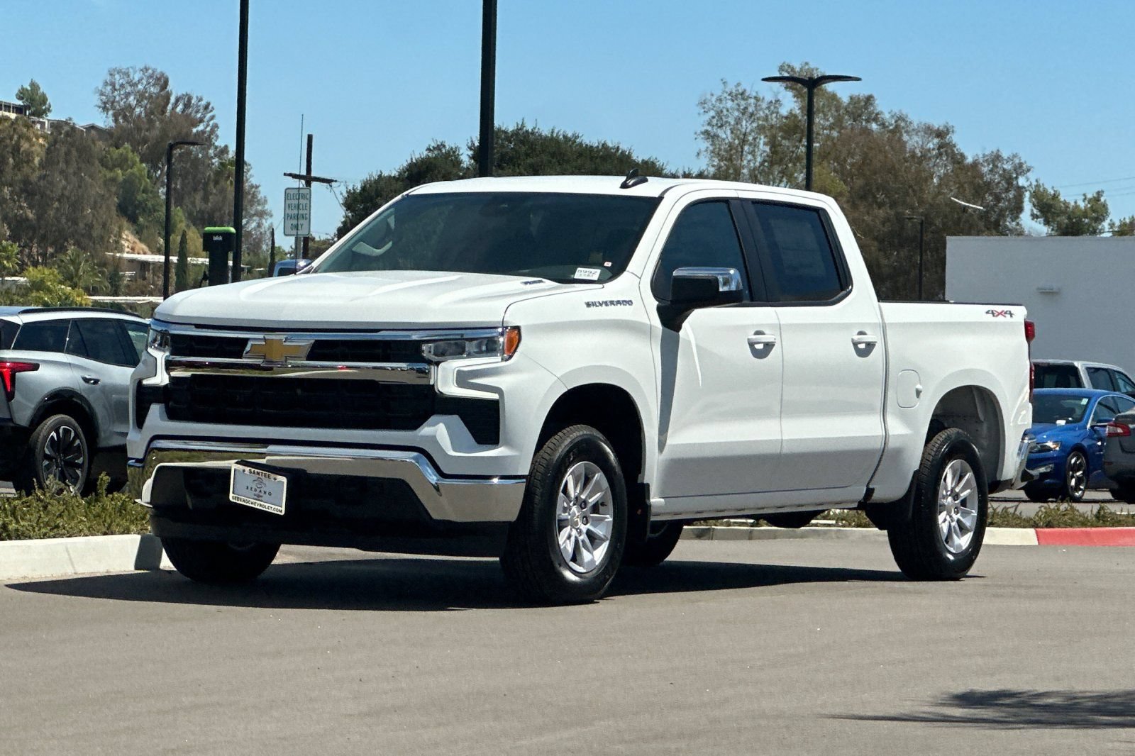 New 2026 Chevrolet Silverado 1500 LT w/ Leather Package AWD/4WD image 8
