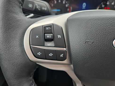 Used 2023 Ford Explorer XLT w/ Equipment Group 202A AWD/4WD image 14