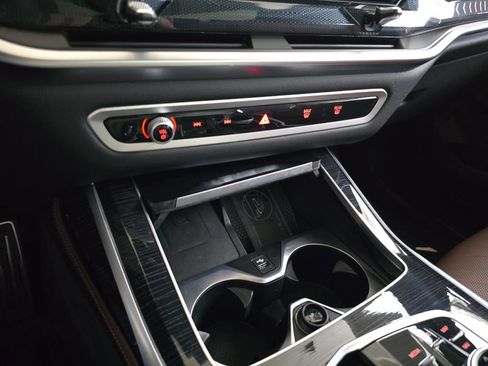 Used 2025 BMW X7 xDrive40i w/ M Sport Package AWD/4WD image 27