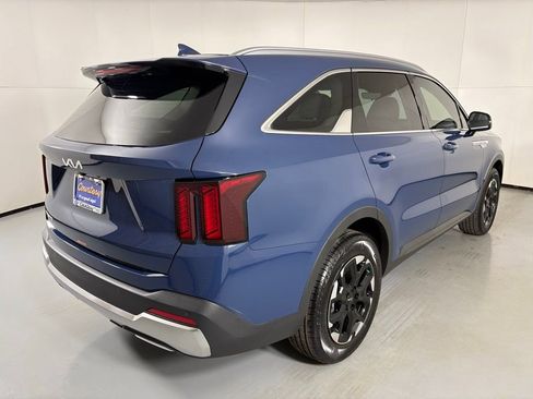 New 2026 Kia Sorento S w/ S Panoramic Sunroof Package image 8