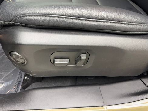 Used 2025 Jeep Gladiator Sport w/ Premium Package image 32