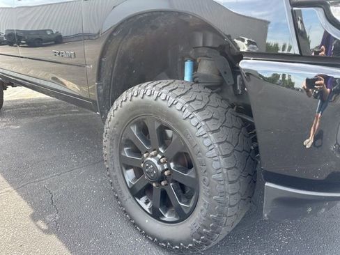 Used 2022 RAM 2500 Big Horn w/ Night Edition AWD/4WD image 3