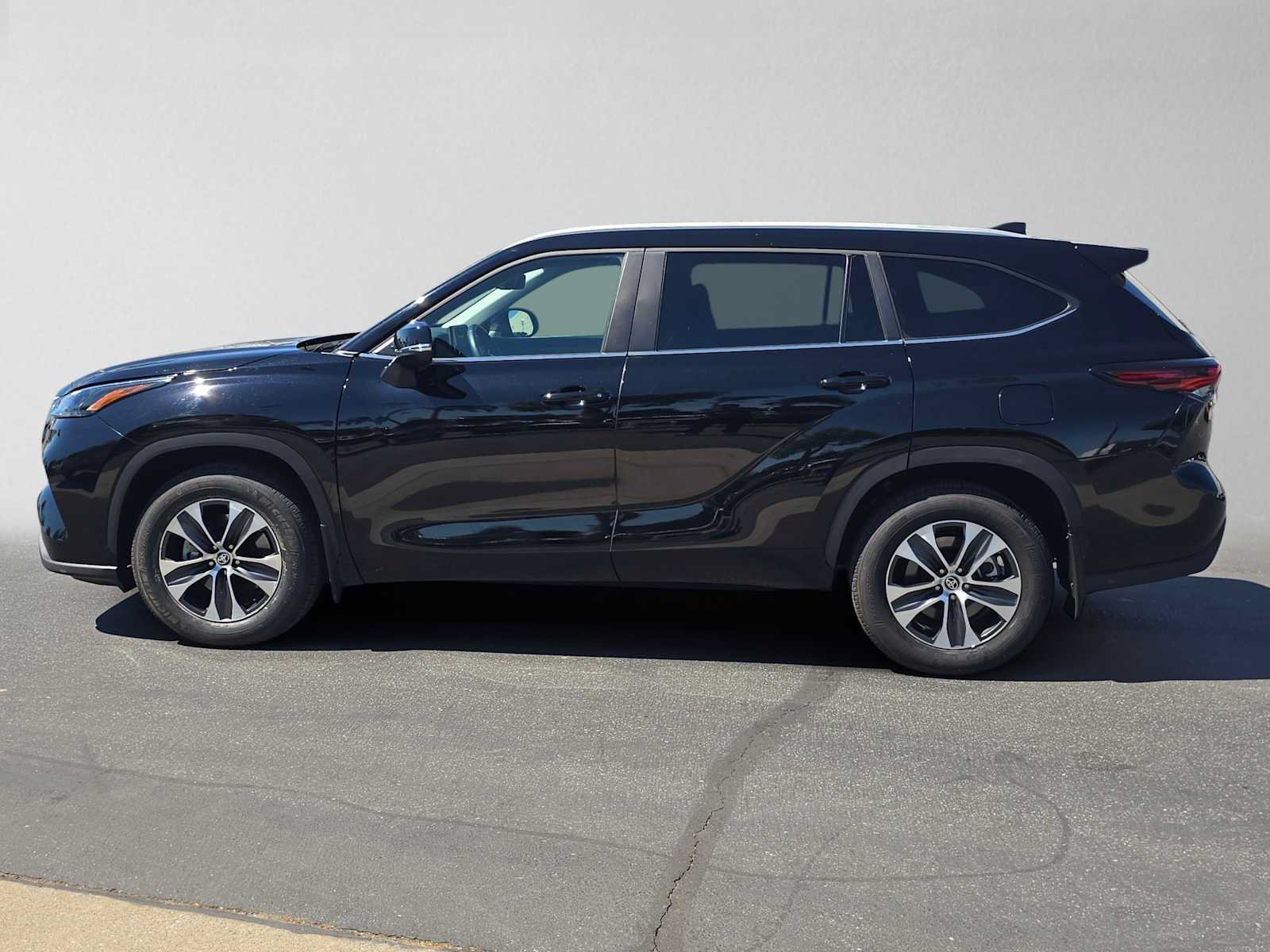 Certified 2026 Toyota Highlander XLE AWD/4WD image 6