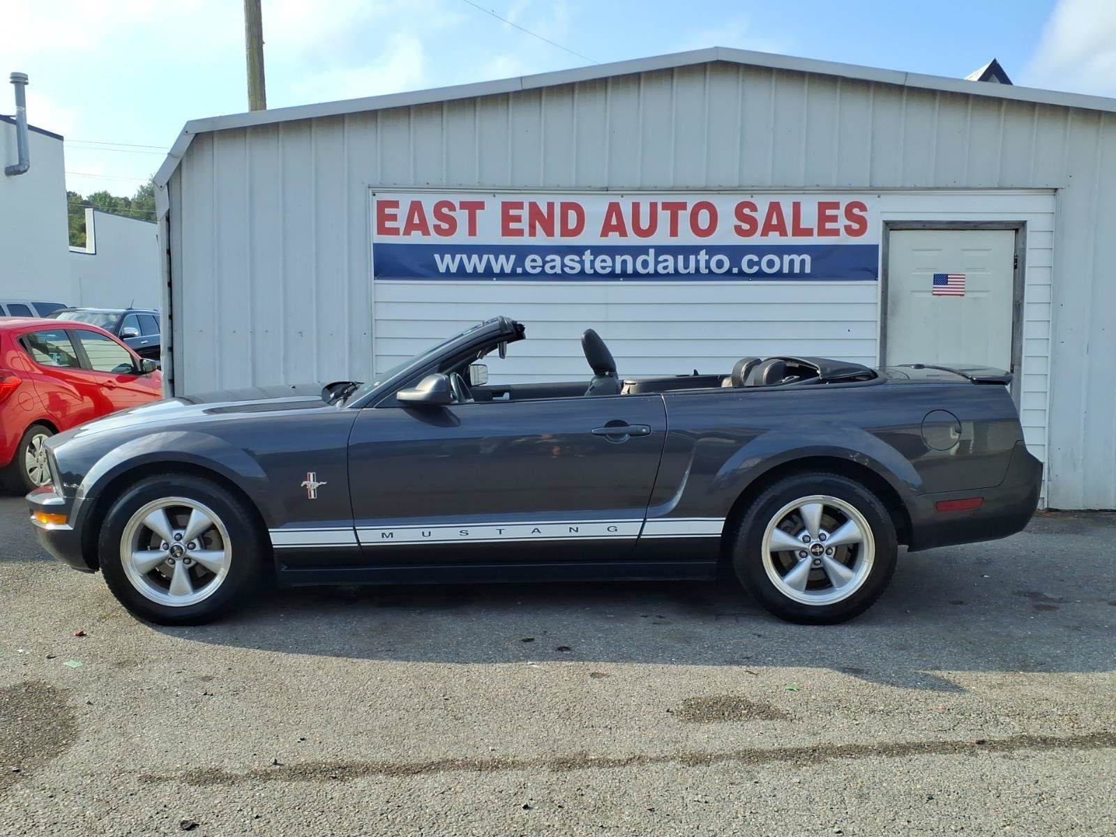 Used 2008 Ford Mustang Premium RWD image 2