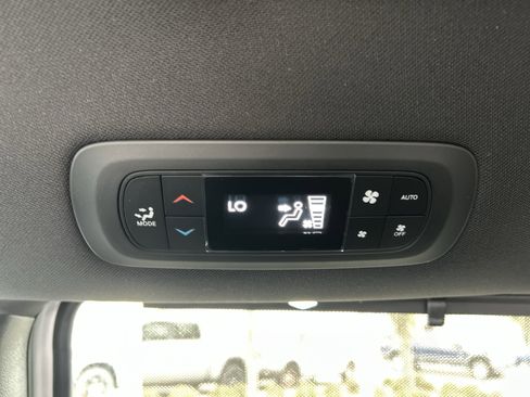 New 2026 Chrysler Pacifica Select w/ S Appearance Package image 36