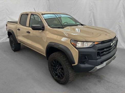 Used 2023 Chevrolet Colorado Trail Boss w/ Advanced Trailering Package AWD/4WD image 8