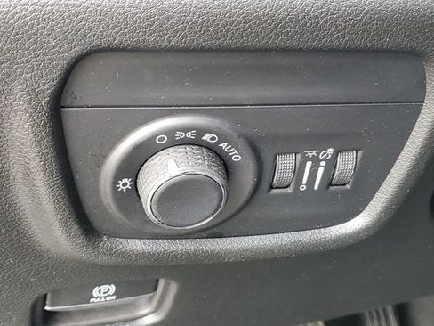Used 2023 Jeep Grand Cherokee Laredo w/ Luxury Tech Group I AWD/4WD image 8