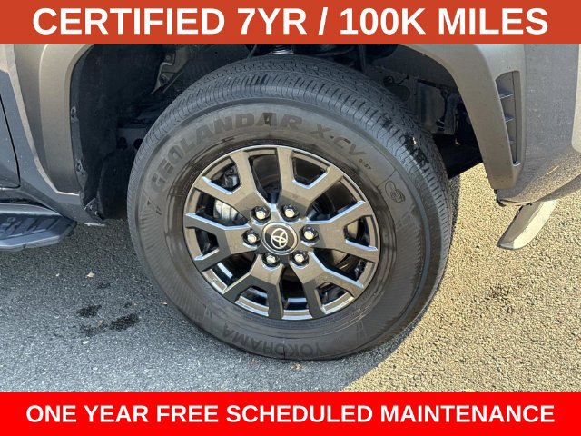 Used 2025 Toyota 4Runner SR5 AWD/4WD image 7