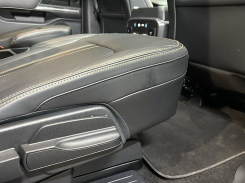 Used 2023 Ford Expedition Platinum image 27