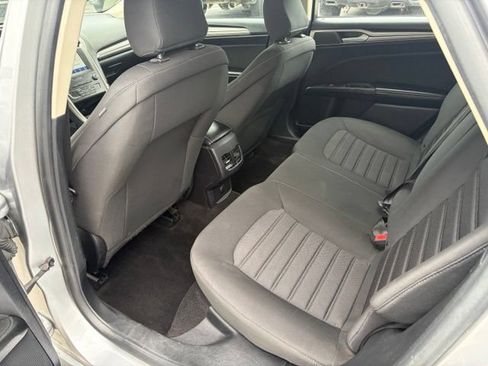 Used 2020 Ford Fusion SE FWD image 26
