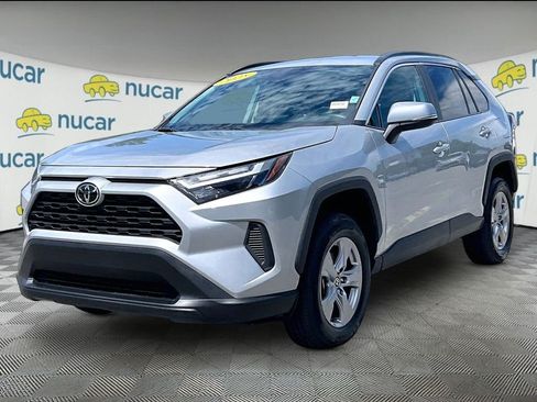 Used 2025 Toyota RAV4 XLE AWD/4WD image 3
