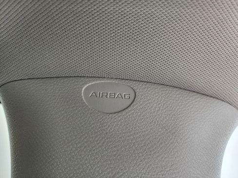 Used 2024 Chrysler Pacifica Touring-L image 43