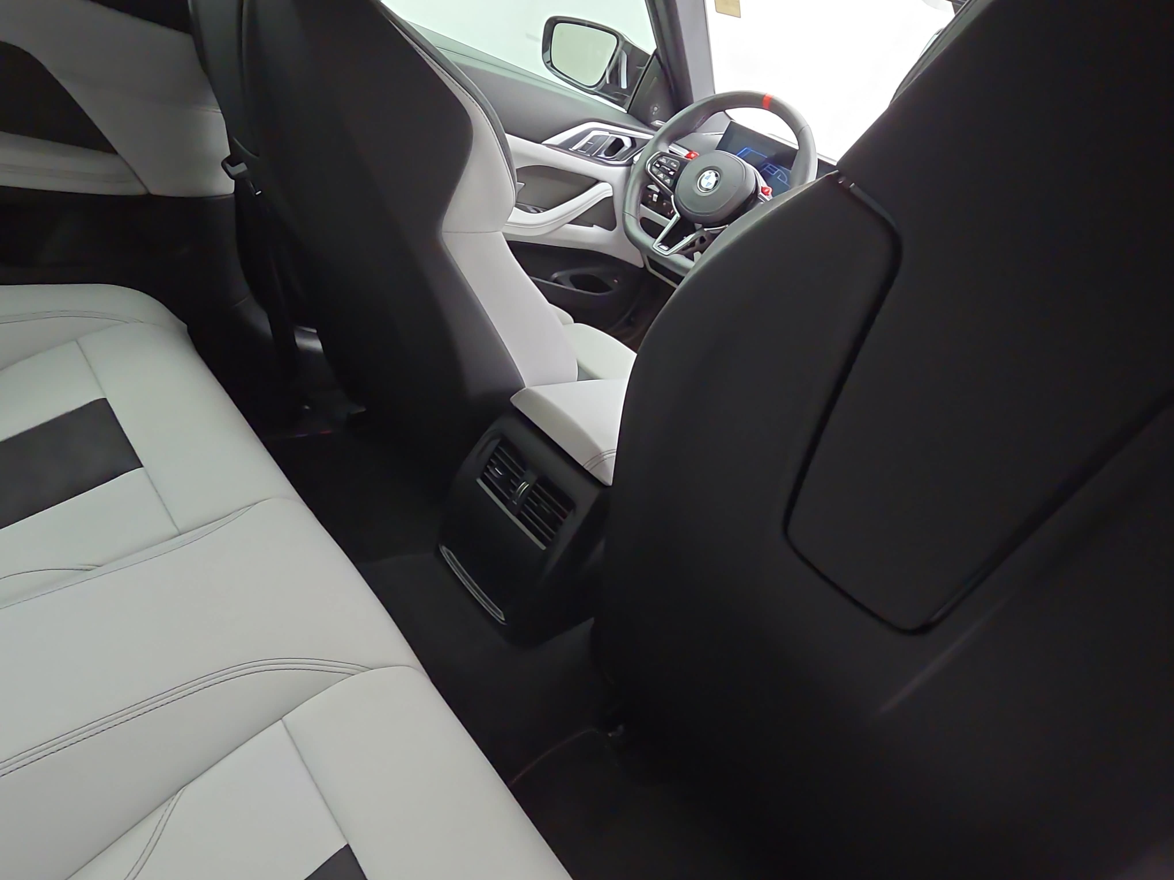 Used 2025 BMW M4 xDrive Competition AWD/4WD image 13