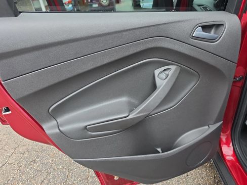 Used 2015 Ford Escape SE AWD/4WD image 10