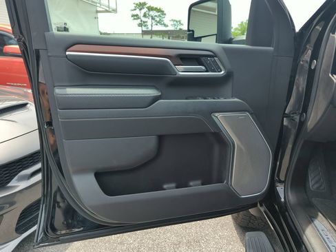 Used 2025 GMC Sierra 2500 Denali AWD/4WD image 17