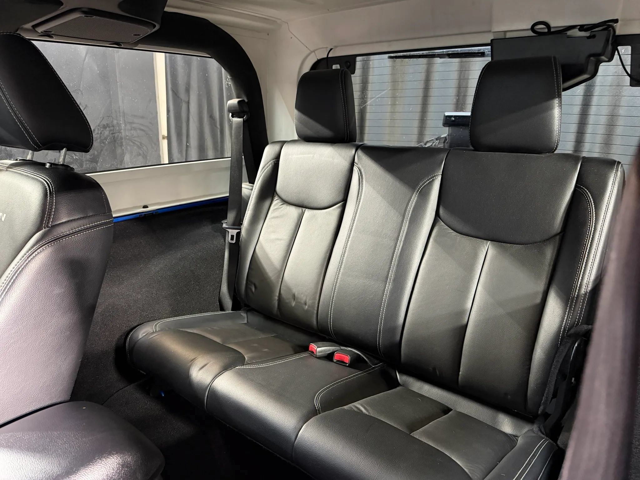Used 2016 Jeep Wrangler Rubicon w/ Dual Top Group AWD/4WD image 19