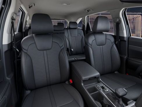 Used 2025 Kia Sorento S FWD image 15
