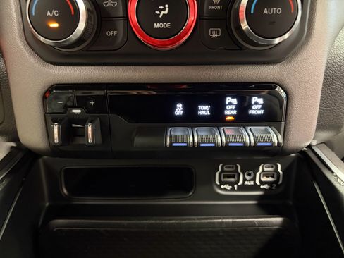 Used 2020 RAM 1500 Big Horn AWD/4WD image 19