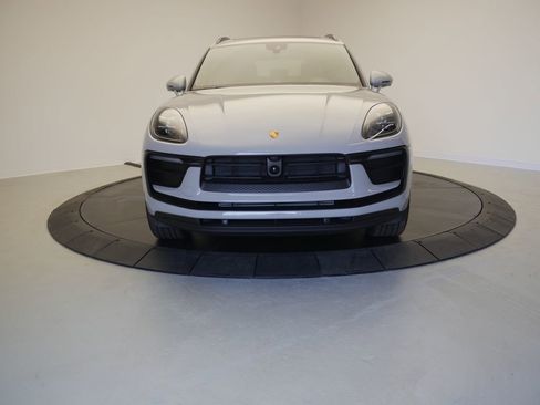 New 2026 Porsche Macan AWD/4WD image 10