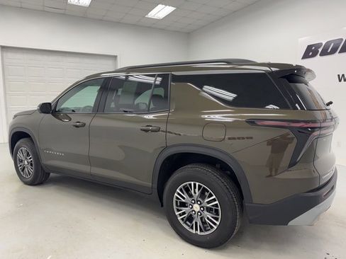 Used 2024 Chevrolet Traverse LT w/ Trailering Package image 7