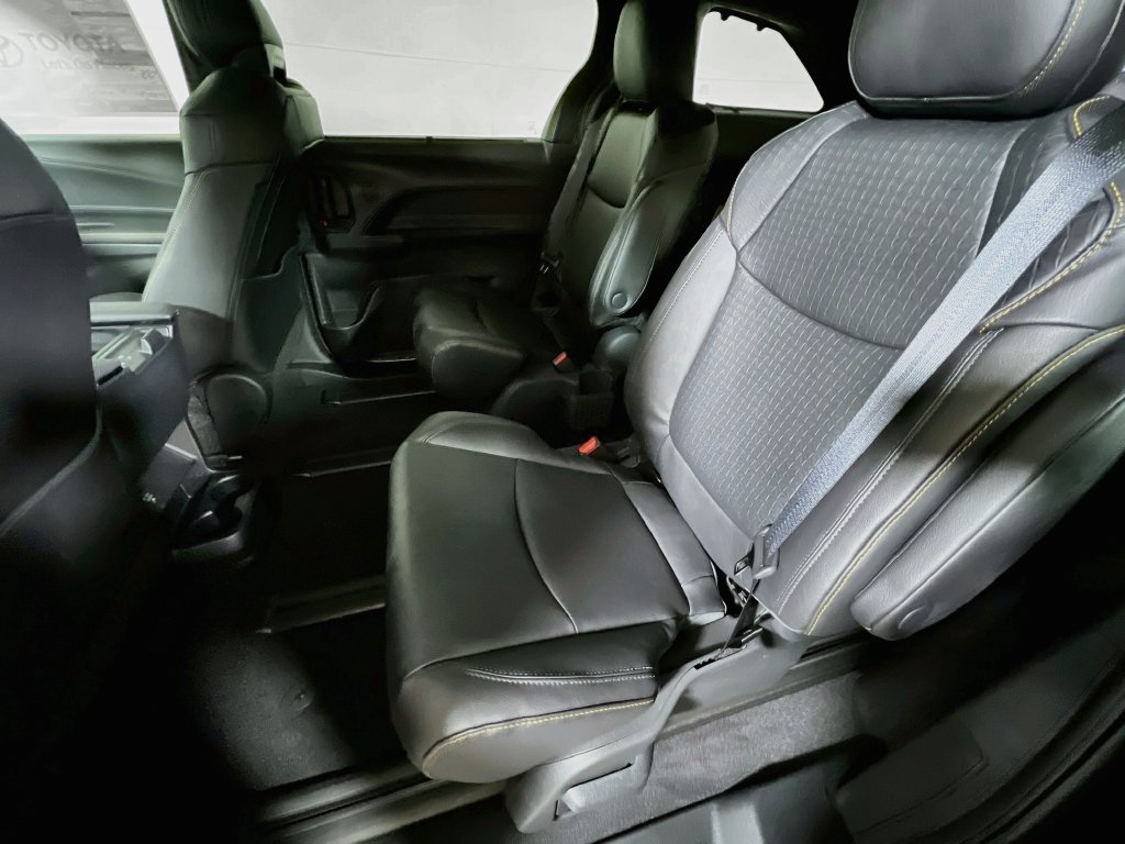New 2026 Toyota Sienna XLE Woodland Edition AWD/4WD image 19