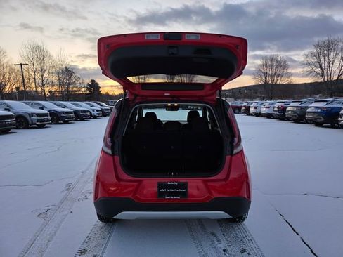 Certified 2025 Kia Soul LX w/ LX Technology Package image 10