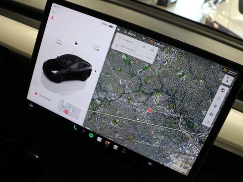 Used 2023 Tesla Model Y Long Range AWD/4WD image 27