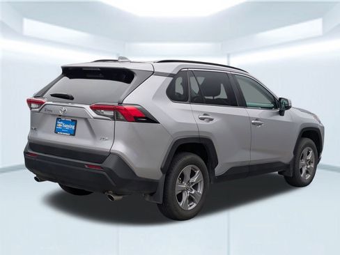 Used 2024 Toyota RAV4 XLE w/ Convenience Package image 6