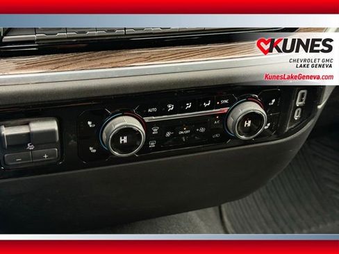 Used 2025 Chevrolet Silverado 2500 LT w/ Convenience Package image 25