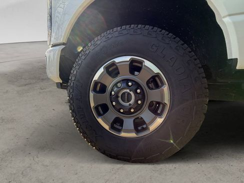 Certified 2024 Ford F350 Platinum w/ Tremor Off-Road Package image 10