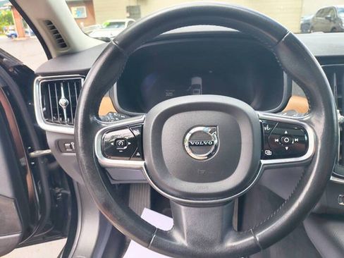 Used 2022 Volvo S90 B6 Momentum AWD/4WD image 13
