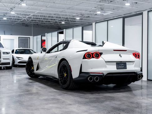 Used 2023 Ferrari 812 GTS RWD image 16
