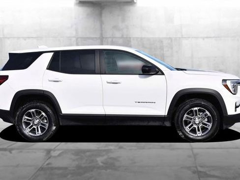 Used 2025 GMC Terrain Elevation image 5