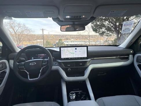 Certified 2025 Ford Explorer Platinum w/ Ultimate Package image 19