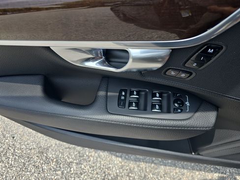 Used 2018 Volvo S90 T6 Momentum w/ Convenience Package AWD/4WD image 23