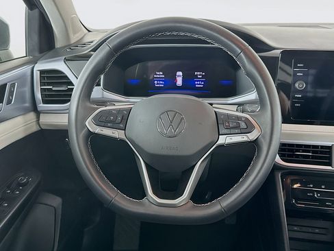 Used 2025 Volkswagen Taos SE image 18