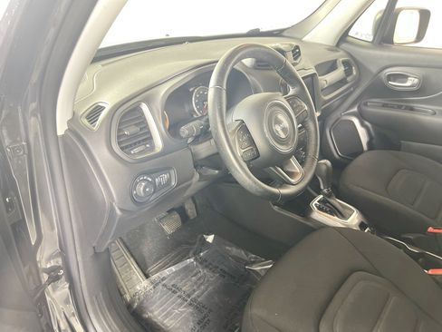 Used 2022 Jeep Renegade Latitude w/ Convenience Group image 9