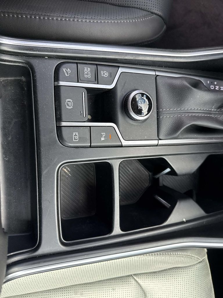 Certified 2025 Kia Sorento S FWD image 30