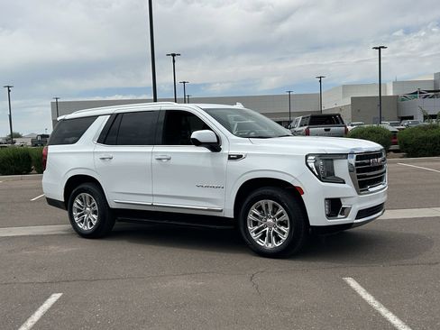 Certified 2021 GMC Yukon XL SLT w/ SLT Luxury Package AWD/4WD image 7