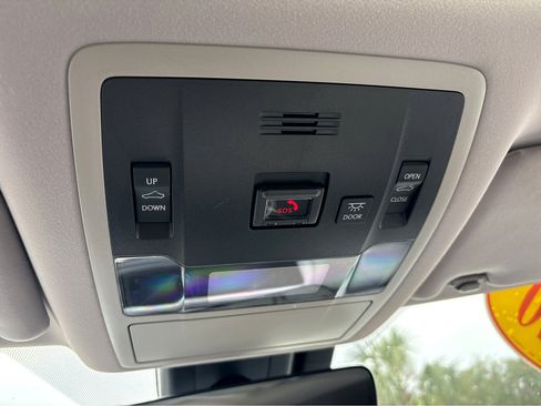 Used 2020 Lexus RX 350L Premium image 33