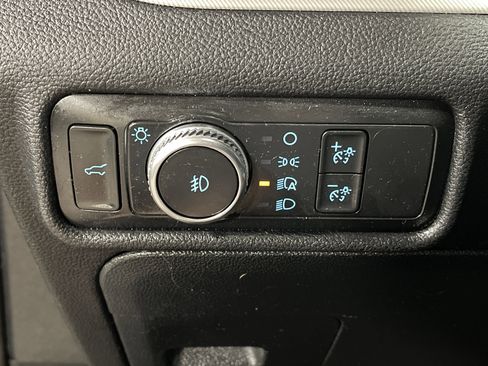 Used 2020 Ford Explorer XLT w/ Equipment Group 202A image 21