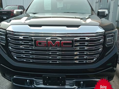 Certified 2025 GMC Sierra 1500 Denali w/ Denali Reserve Package AWD/4WD image 1