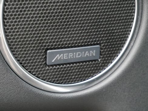 Used 2025 Land Rover Discovery Sport S image 21