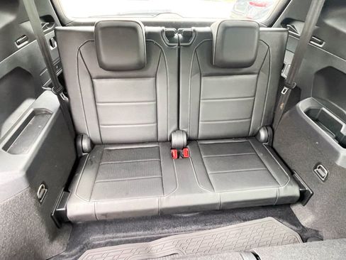 Used 2021 Volkswagen Tiguan SE R-Line image 14