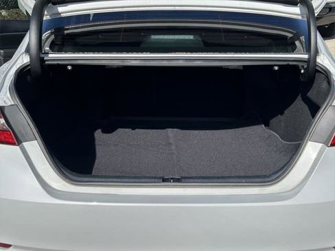 Certified 2022 Toyota Camry SE image 13