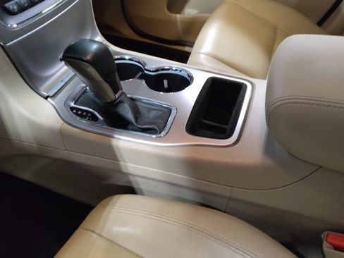 Used 2018 Jeep Grand Cherokee Limited RWD image 26