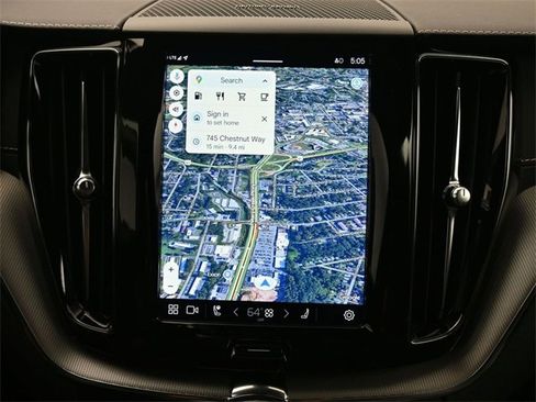 Used 2022 Volvo XC60 B6 R-Design w/ Advanced Package image 14